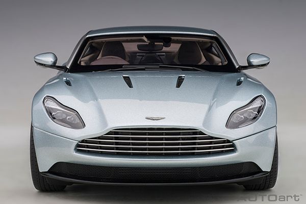 Xe mô hình ASTON MARTIN DB11 1:18 Autoart (SKYFALL SILVER )