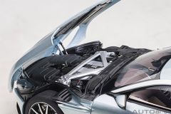 Xe mô hình ASTON MARTIN DB11 1:18 Autoart (SKYFALL SILVER )