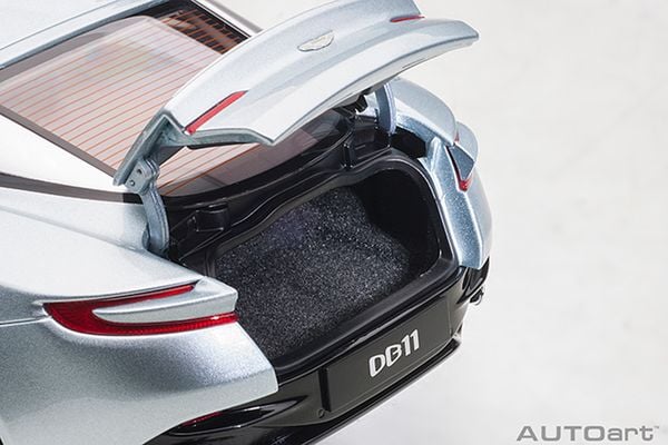 Xe mô hình ASTON MARTIN DB11 1:18 Autoart (SKYFALL SILVER )