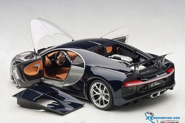 1/18 BUGATTI CHIRON 2017 (ARGENT SILVER/ATLANTIC BLUE)