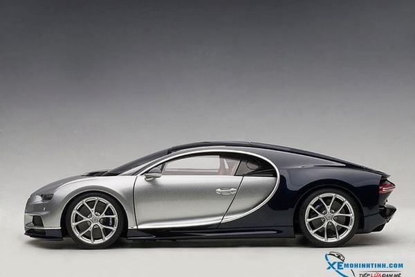 1/18 BUGATTI CHIRON 2017 (ARGENT SILVER/ATLANTIC BLUE)