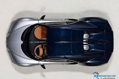 1/18 BUGATTI CHIRON 2017 (ARGENT SILVER/ATLANTIC BLUE)