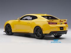 Xe Mô Hình Chevrolet Camaro ZL1 2017 1:18 AUTOart (Vàng)