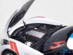 Xe Mô Hình Chevrolet Corvette Grand Sport 1:18 Autoart ( Trắng / Xanh dương )