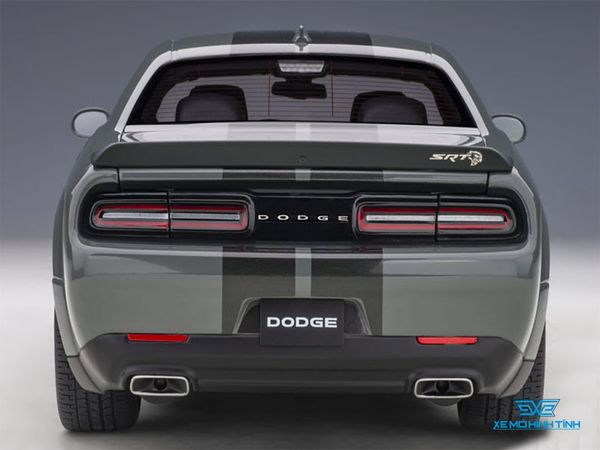 Xe Mô Hình Dodge Challenger SRT Hellcat Widebody 2018 1:18 AUTOart ( Xám )