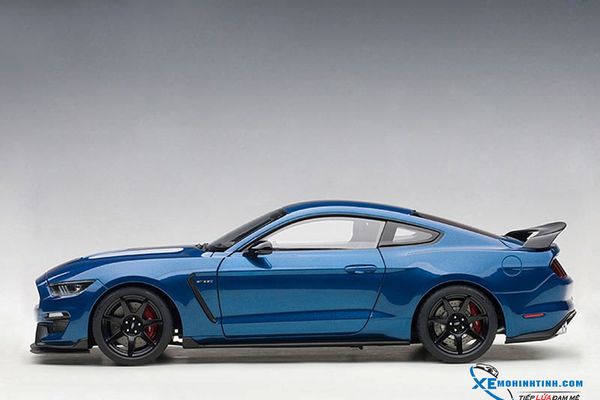 1/18 FORD SHELBY GT-350R (LIGHTNING BLUE W/ BLACK STRIPES)