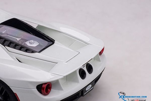 1/18 FORD GT 2017 (FROZEN WHITE)