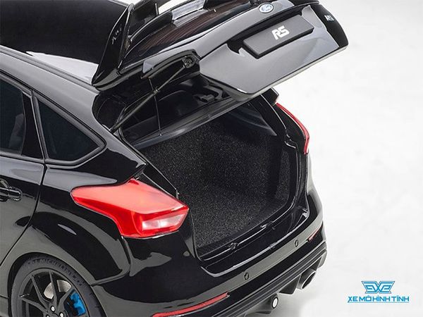 Xe Mô Hình Ford Focus RS 2016 1:18 Autoart ( Đen )