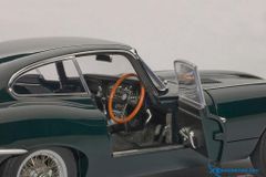 1:18 JAGUAR E-TYPE COUPE SERIES I 3.8 (GREEN)(WITH METAL WIRE-SPOKE WHEELS)