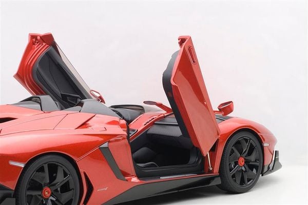 XE MÔ HÌNH LAMBORGHINI AVENTADOR J 1:18 AUTOART (ĐỎ)