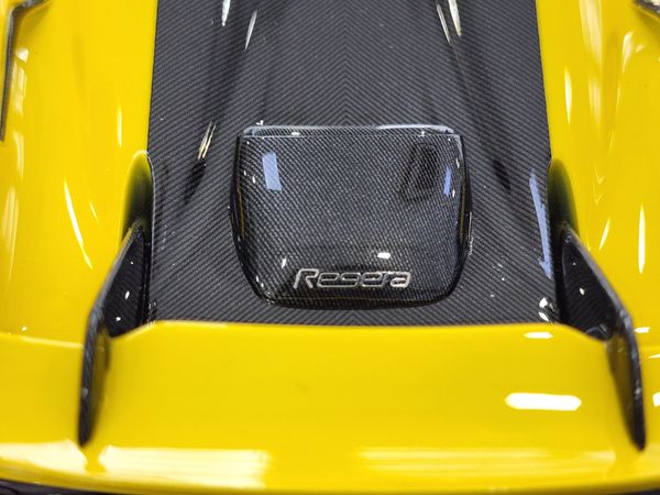 Xe Mô Hình Koenigsegg Regera 1:18 FrontiArt (Vàng)