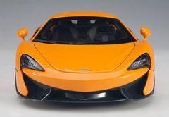 76044 MH 1:18 McLAREN 570S (McLAREN ORANGE/SILVER WHEELS)