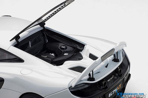 Xe Mô Hình McLAREN 675 LT 1:18 Autoart ( Trắng )