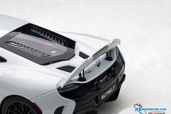 Xe Mô Hình McLAREN 675 LT 1:18 Autoart ( Trắng )