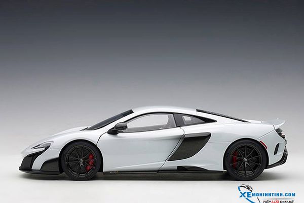 Xe Mô Hình McLAREN 675 LT 1:18 Autoart ( Trắng )