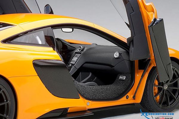 1/18 McLAREN 675LT (McLAREN ORANGE)