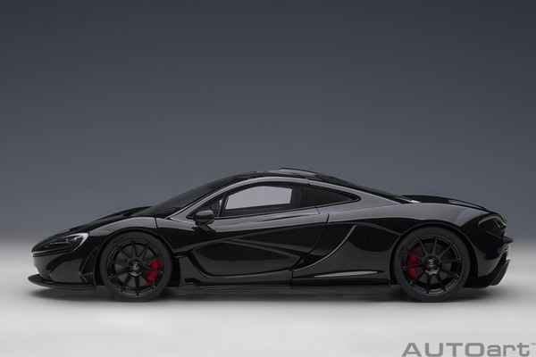 Xe Mô Hình McLAREN P1 1:18 Autoart (FIRE BLACK W/ RED/BLACK INTERIOR)