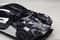 Xe Mô Hình McLAREN P1 1:18 Autoart (ALASKAN DIAMOND WHITE W/ BLUE/BLACK INTERIOR )