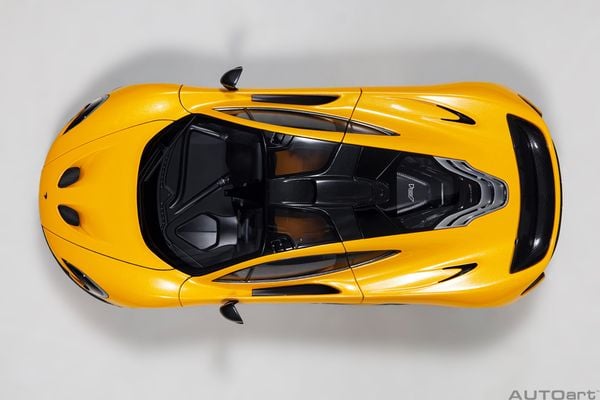 Xe Mô Hình McLAREN P1 1:18 Autoart (VOLCANO YELLOW W/ YELLOW/BLACK INTERIOR)