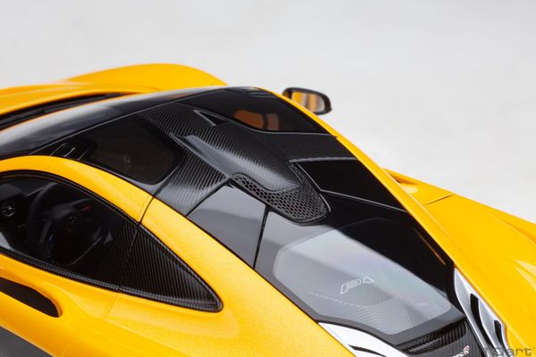 Xe Mô Hình McLAREN P1 1:18 Autoart (VOLCANO YELLOW W/ YELLOW/BLACK INTERIOR)