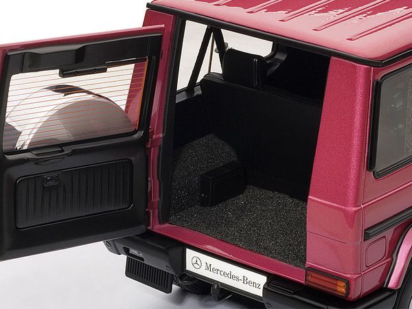 1/18 MERCEDES-BENZ G-MODEL 90'S SWB (RED)