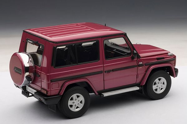 1/18 MERCEDES-BENZ G-MODEL 90'S SWB (RED)