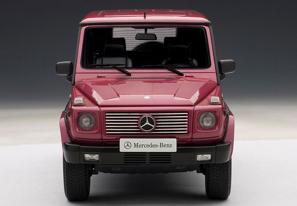 1/18 MERCEDES-BENZ G-MODEL 90'S SWB (RED)