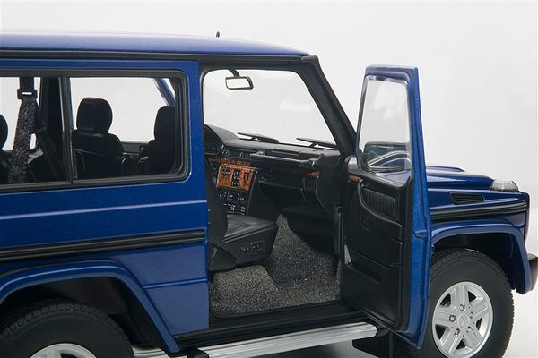 1/18 MERCEDES-BENZ G-MODEL 90'S SWB (BLUE)