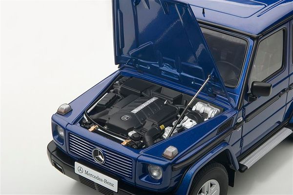 1/18 MERCEDES-BENZ G-MODEL 90'S SWB (BLUE)