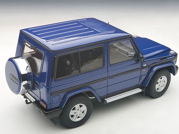 1/18 MERCEDES-BENZ G-MODEL 90'S SWB (BLUE)