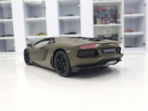 XE MÔ HÌNH LAMBORGHINI AVENTADOR LP700 1:18 WELLY-FX (XANH RÊU)