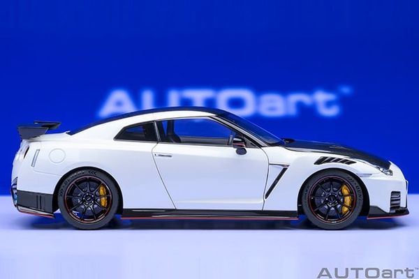 Xe Mô Hình NISSAN GT-R (R35) NISMO 2022 SPECIAL EDITION 1:18 AUTOart ( Brilliant White Pearl )