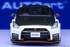 Xe Mô Hình NISSAN GT-R (R35) NISMO 2022 SPECIAL EDITION 1:18 AUTOart ( Brilliant White Pearl )