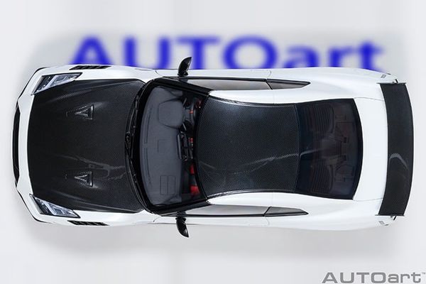 Xe Mô Hình NISSAN GT-R (R35) NISMO 2022 SPECIAL EDITION 1:18 AUTOart ( Brilliant White Pearl )