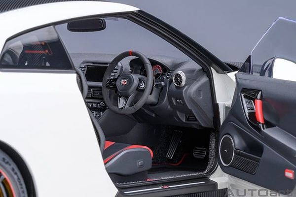 Xe Mô Hình NISSAN GT-R (R35) NISMO 2022 SPECIAL EDITION 1:18 AUTOart ( Brilliant White Pearl )