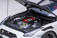 Xe Mô Hình NISSAN GT-R (R35) NISMO 2022 SPECIAL EDITION 1:18 AUTOart ( Brilliant White Pearl )