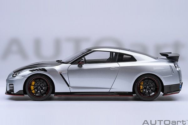 Xe Mô Hình Nissan GT-R R35 Nismo 2022 1:18 Autoart ( Ultimate Metal Silver )