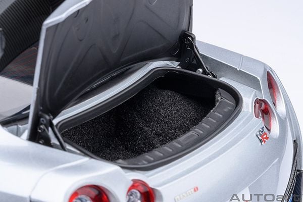 Xe Mô Hình Nissan GT-R R35 Nismo 2022 1:18 Autoart ( Ultimate Metal Silver )