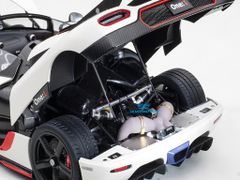 Xe Mô Hình Koenigsegg One:1 1:18 Autoart ( Trắng Viền Đen Đỏ )