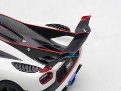 Xe Mô Hình Koenigsegg One:1 1:18 Autoart ( Trắng Viền Đen Đỏ )