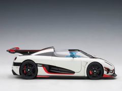 Xe Mô Hình Koenigsegg One:1 1:18 Autoart ( Trắng Viền Đen Đỏ )