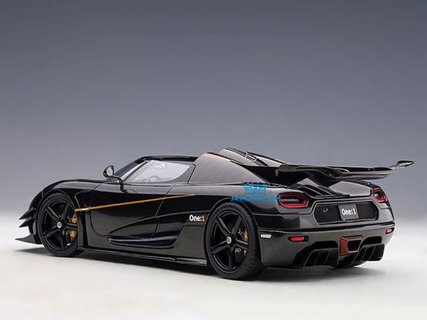 Xe Mô Hình Koenigsegg One:1 1:18 Autoart ( Đen Carbon )