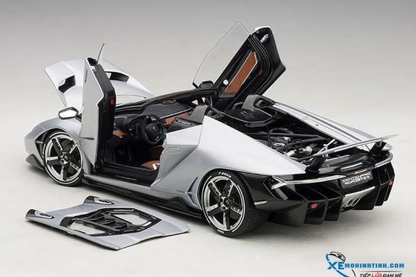 1/18 LAMBORGHINI CENTENARIO ROADSTER (ARGENTO CENTENARIO/MATT METALLIC SILVER)