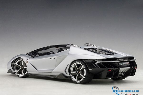 1/18 LAMBORGHINI CENTENARIO ROADSTER (ARGENTO CENTENARIO/MATT METALLIC SILVER)