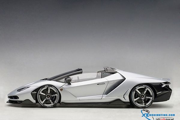 1/18 LAMBORGHINI CENTENARIO ROADSTER (ARGENTO CENTENARIO/MATT METALLIC SILVER)