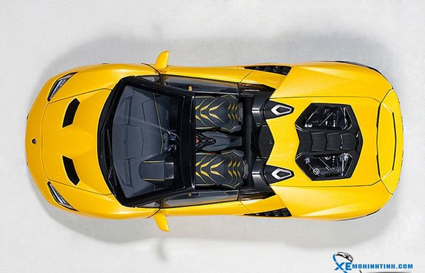 1/18 LAMBORGHINI CENTENARIO ROADSTER (GIALLO INTI/PEARL YELLOW)