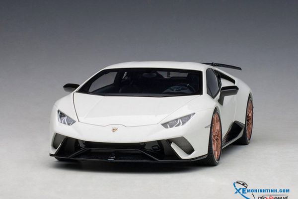 Xe Mô Hình LAMBORGHINI HURACAN PERFOMANTE 1:18 Autoart ( Trắng )