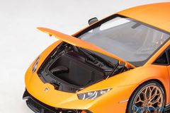 Xe Mô Hình LAMBORGHINI HURACAN PERFOMANTE 1:18 Autoart ( Cam )