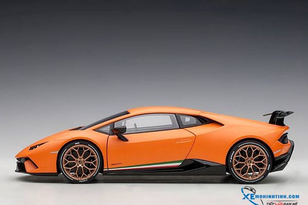 Xe Mô Hình LAMBORGHINI HURACAN PERFOMANTE 1:18 Autoart ( Cam )