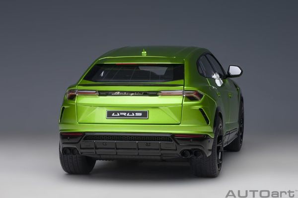 Xe Mô Hình Lamborghini Urus 1:18 AUTOart (Verde Selvans)